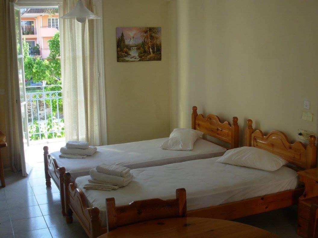 Louisa Studios Poros  Extérieur photo
