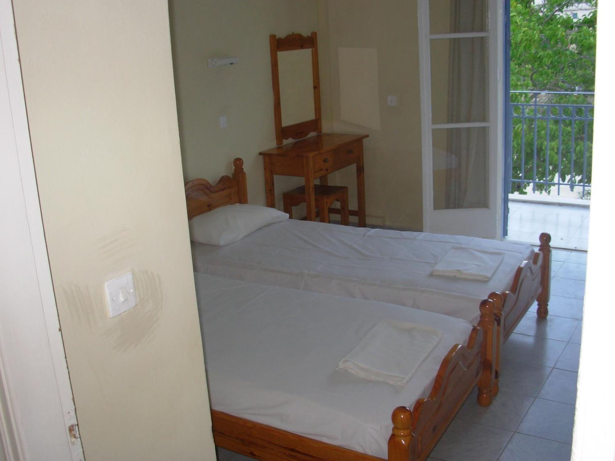 Louisa Studios Poros  Extérieur photo