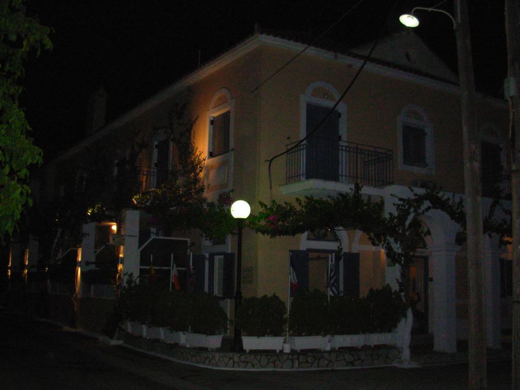 Louisa Studios Poros  Extérieur photo