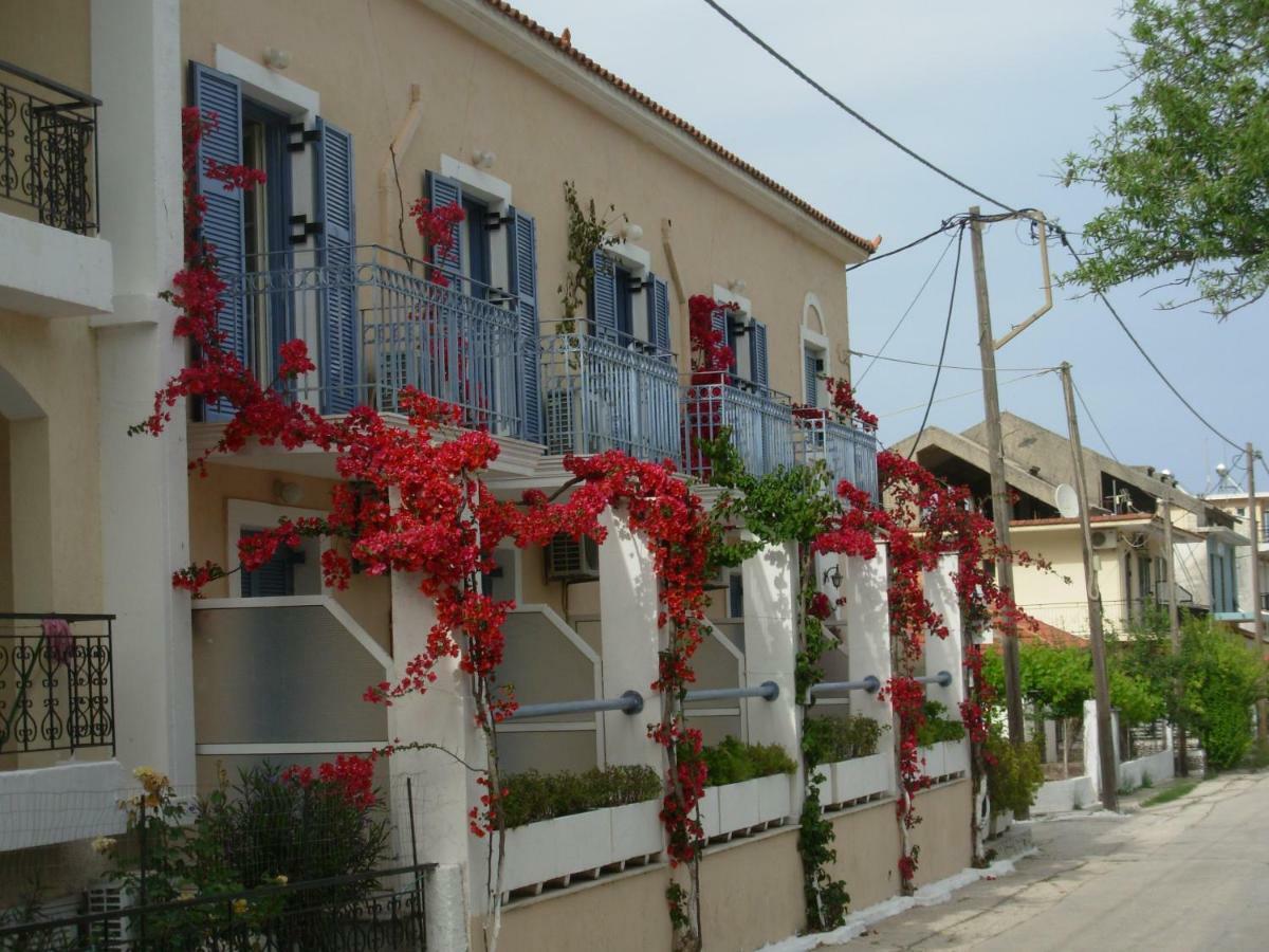 Louisa Studios Poros  Extérieur photo