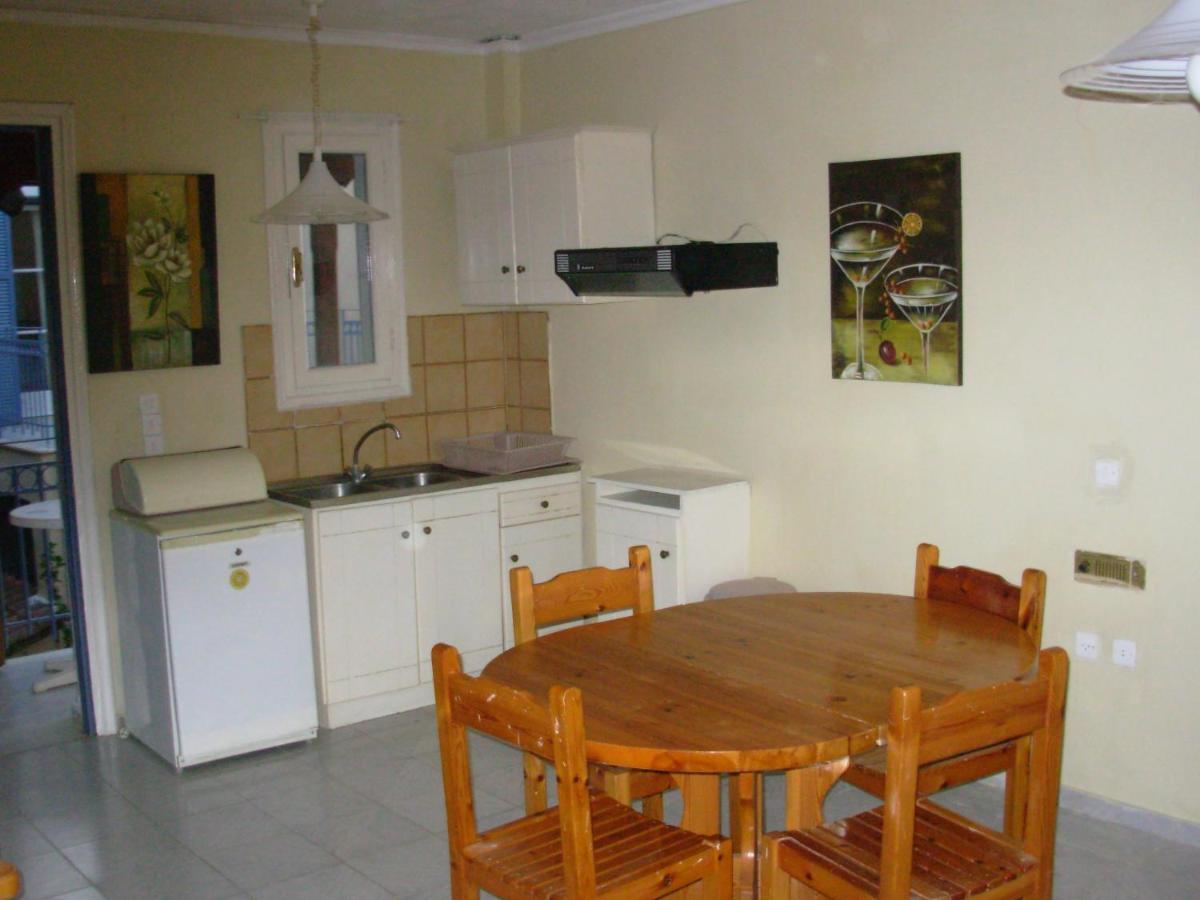 Louisa Studios Poros  Extérieur photo